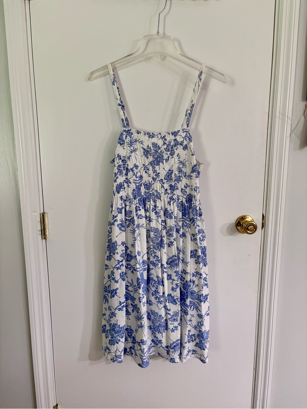 Universal Thread Blue and White Floral Midi Dress